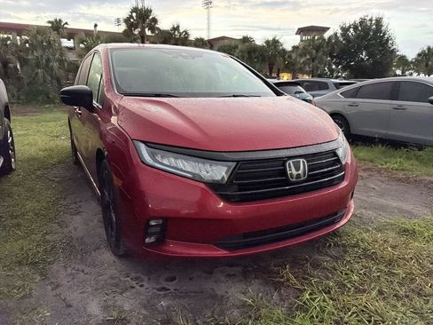 Used 2023 Honda Odyssey Sport image 3