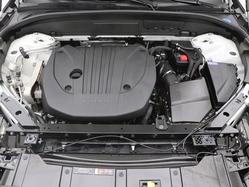 Used 2024 Volvo XC60 B5 Plus w/ Protection Package Premier image 28