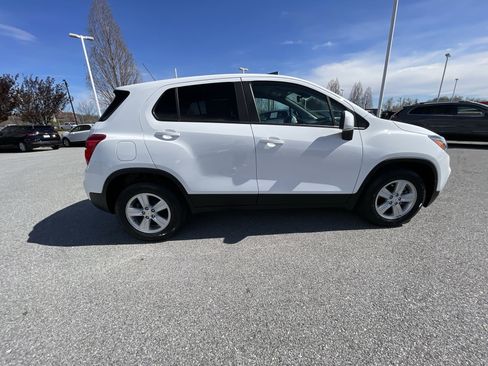 Used 2022 Chevrolet Trax LS w/ Tint and Cruise Package image 30