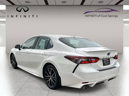 Used 2024 Toyota Camry SE image 5