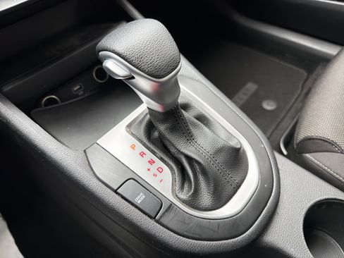 Used 2022 Kia Forte LXS w/ LXS Technology Package image 25