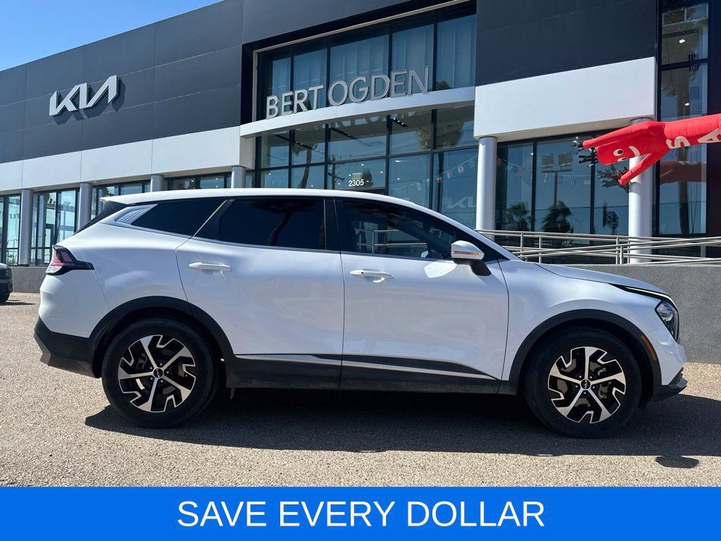 Used 2023 Kia Sportage EX FWD image 4