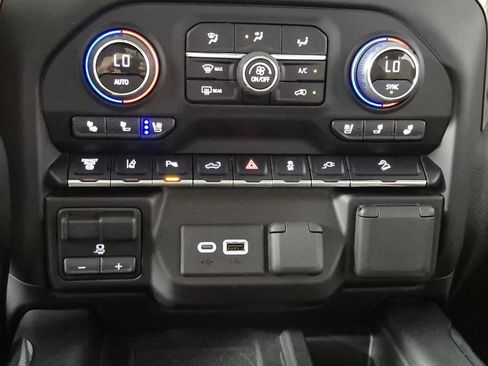 Used 2022 Chevrolet Silverado 2500 High Country w/ Z71 Off-Road Package AWD/4WD image 19