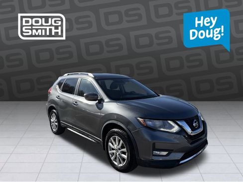 Used 2017 Nissan Rogue SV image 6