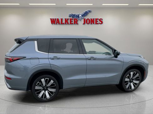 Used 2025 Mitsubishi Outlander SEL image 8