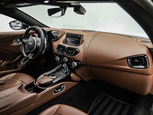 Used 2020 Aston Martin V8 Vantage Coupe RWD image 41