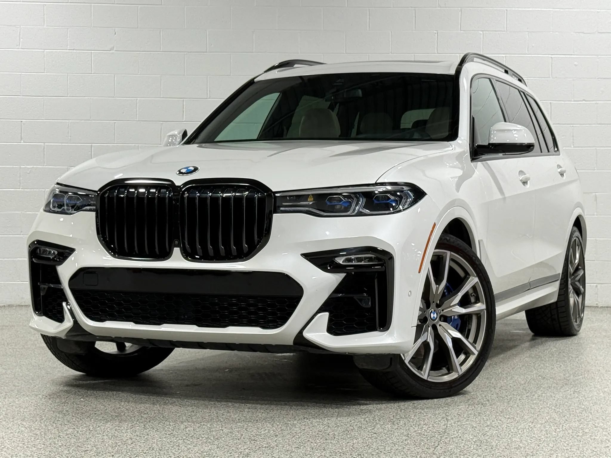 Used 2020 BMW X7 M50i w/ Executive Package AWD/4WD image 2