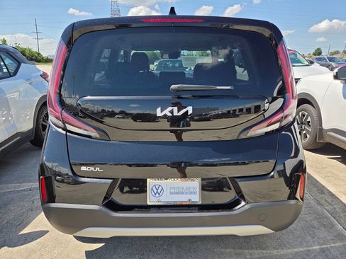 Used 2025 Kia Soul LX w/ LX Technology Package FWD image 5