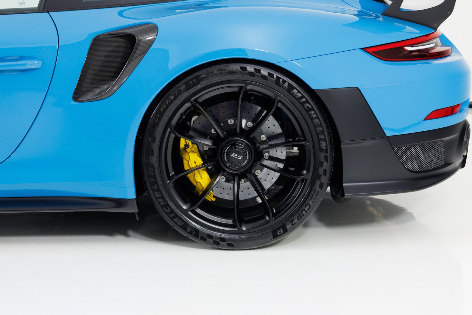 Used 2019 Porsche 911 GT2 RS RWD image 11