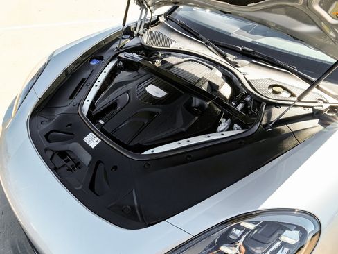 Used 2018 Porsche Panamera 4 image 46