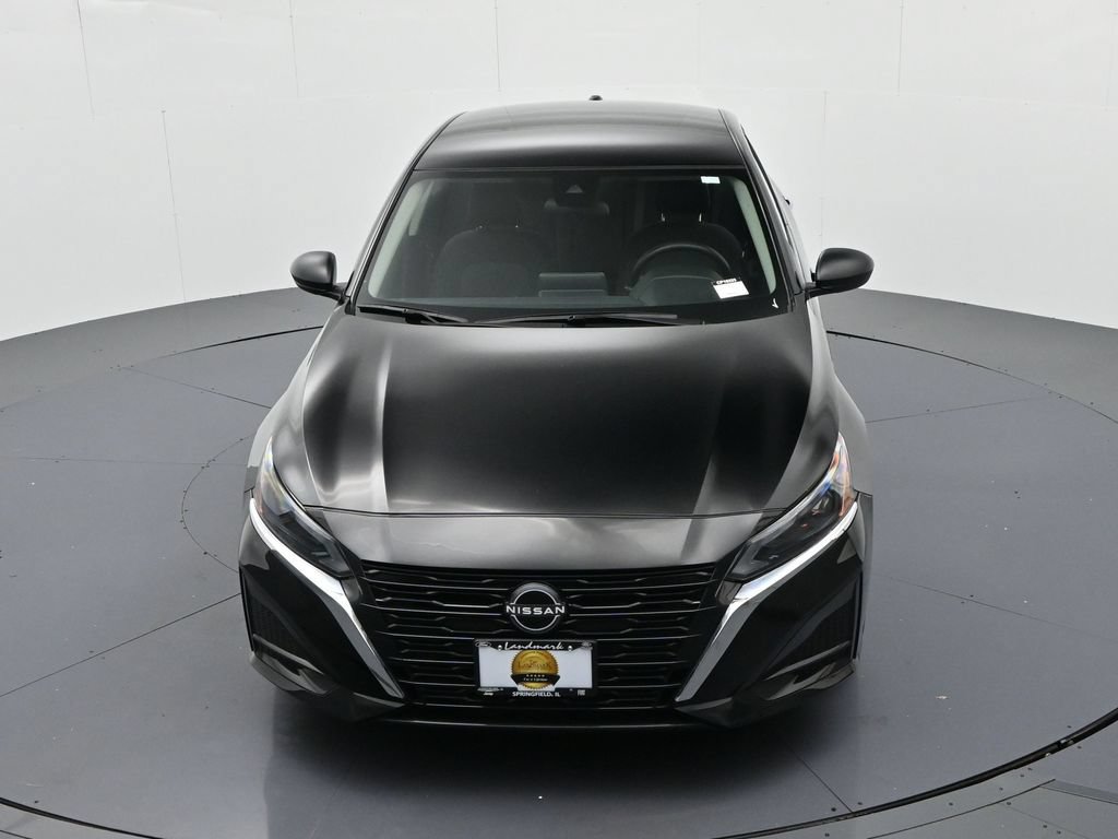 Used 2025 Nissan Altima 2.5 SV AWD/4WD image 16