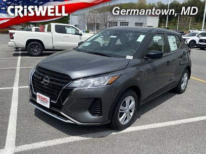 New 2025 Nissan Kicks Play S