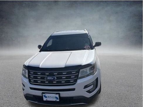 Used 2016 Ford Explorer XLT w/ Equipment Group 202A image 19