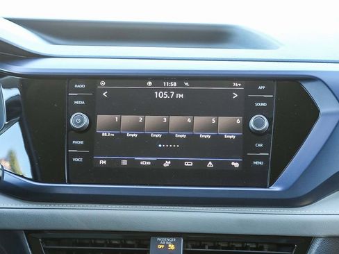 Used 2024 Volkswagen Taos SE image 17