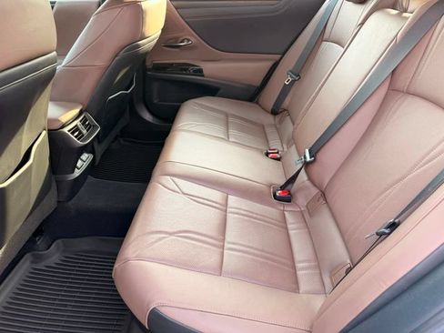Used 2023 Lexus ES 300h w/ Accessory Package (Z1) FWD image 28