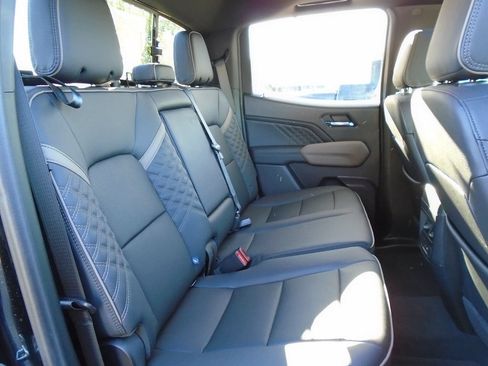 Used 2025 GMC Canyon Denali AWD/4WD image 10