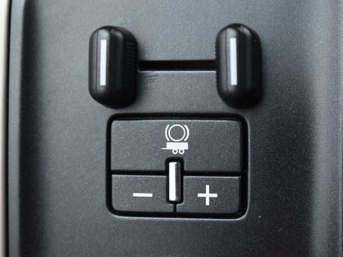 Used 2016 GMC Sierra 3500 Denali w/ Duramax Plus Package image 22