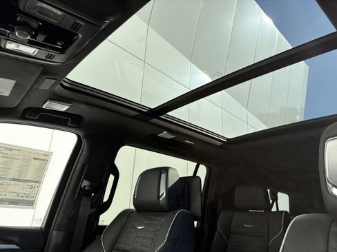 New 2026 Cadillac Escalade ESV Platinum Sport w/ LPO, ONYX Package image 12