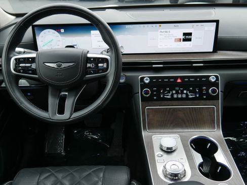 Certified 2025 Genesis GV80 3.5T Prestige image 18