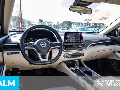 Used 2025 Nissan Altima 2.5 SV image 27