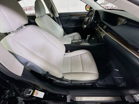 Used 2016 Lexus ES 350 w/ Navigation System Package image 31