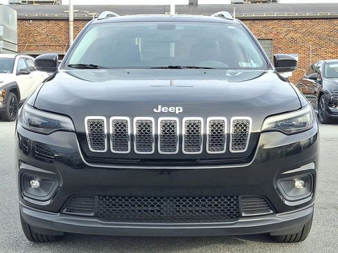 Used 2019 Jeep Cherokee Latitude Plus w/ Comfort/Convenience Group image 2