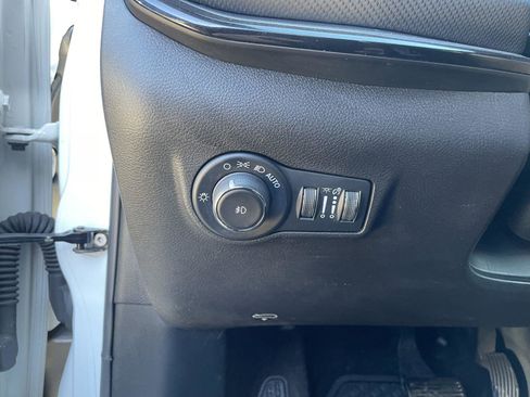 Used 2025 Jeep Compass Trailhawk w/ Trailhawk Convenience Group image 13