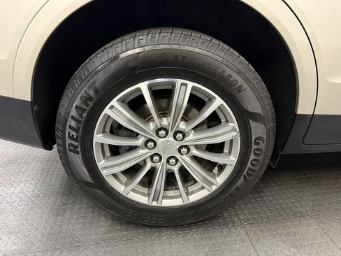 Used 2017 Cadillac XT5 Luxury image 12