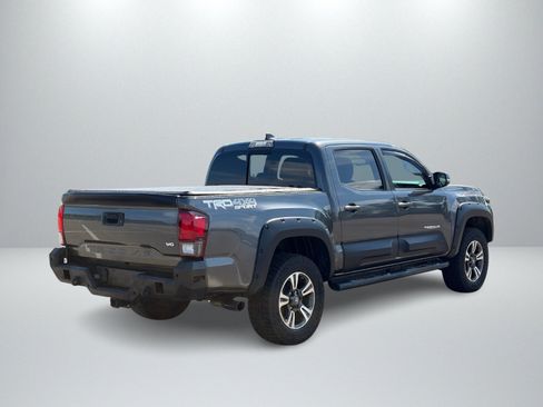 Used 2019 Toyota Tacoma TRD Sport AWD/4WD image 5