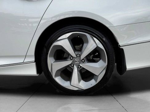 Used 2018 Honda Accord Touring image 54