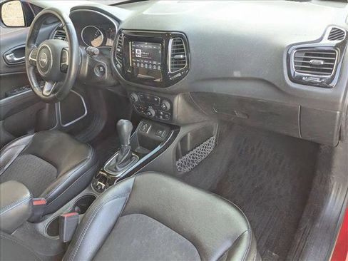 Used 2018 Jeep Compass Latitude w/ Popular Equipment Group FWD image 22