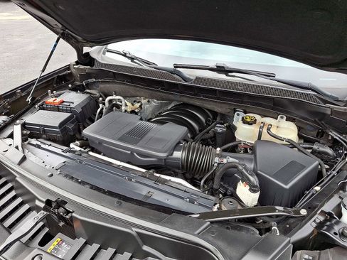 Used 2022 Chevrolet Tahoe Z71 w/ Luxury Package image 28