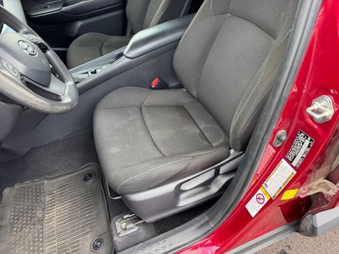 Used 2019 Toyota C-HR LE FWD image 6