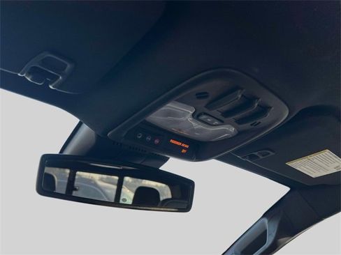 Used 2024 GMC Canyon Denali image 31