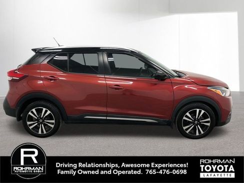 Used 2018 Nissan Kicks SR w/ Premium Package FWD image 8