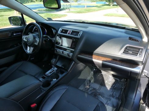 Used 2016 Subaru Outback 2.5i Limited AWD/4WD image 34