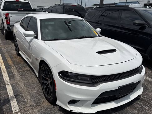 Used 2015 Dodge Charger R/T Scat Pack RWD image 2