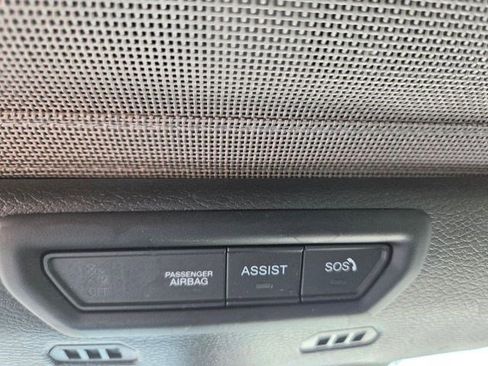 Used 2022 Jeep Wrangler Unlimited Rubicon 4xe w/ Cold Weather Group AWD/4WD image 8