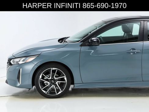 Used 2024 Nissan Sentra SR w/ SR Premium Package FWD image 3