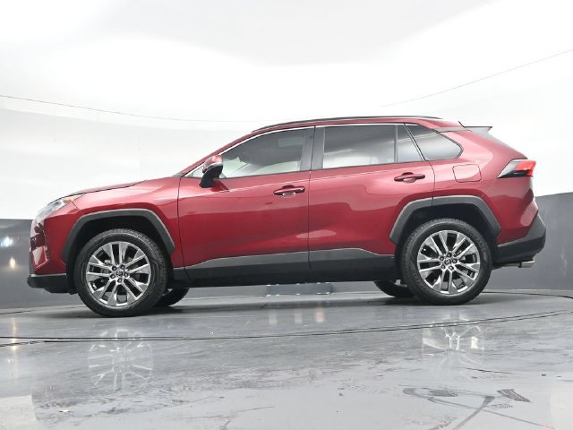 Used 2020 Toyota RAV4 XLE Premium FWD image 36