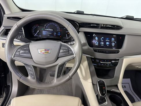 Used 2019 Cadillac XT5 Luxury image 9