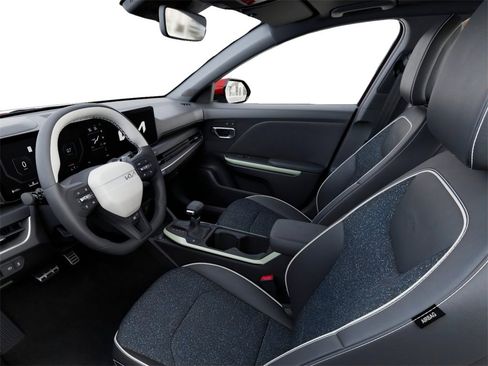 New 2025 Kia K4 GT-Line w/ GT-Line Premium Package image 17