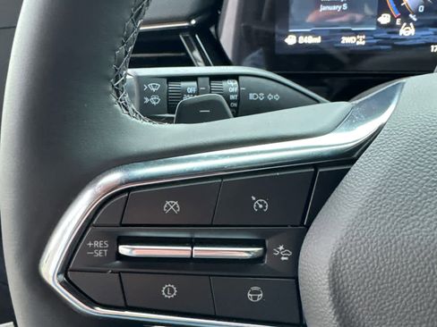 New 2026 Chevrolet Suburban Premier image 25