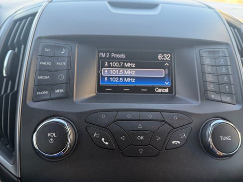 Used 2017 Ford Edge SE FWD image 21