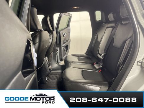 Used 2024 Jeep Compass Trailhawk AWD/4WD image 19