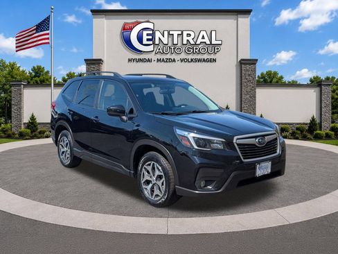 Used 2021 Subaru Forester Premium AWD/4WD image 1