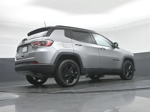Used 2019 Jeep Compass Latitude AWD/4WD image 51