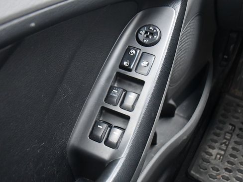 Used 2017 Kia Forte LX w/ LX Popular Package image 21