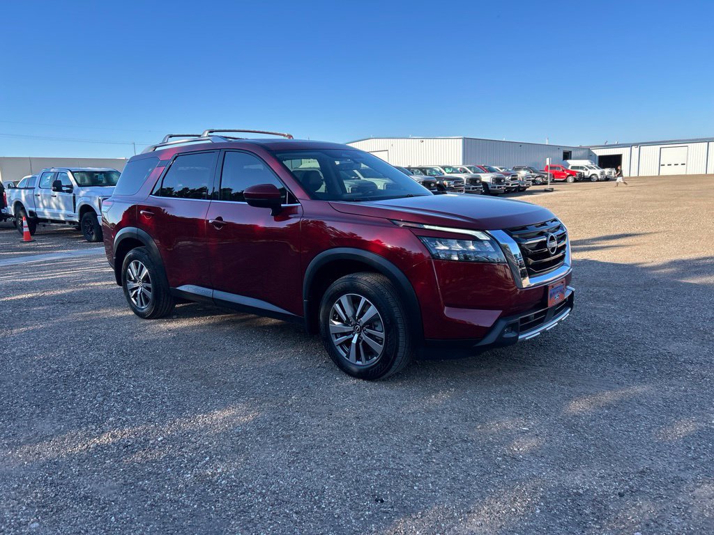 Used 2025 Nissan Pathfinder SL FWD image 8