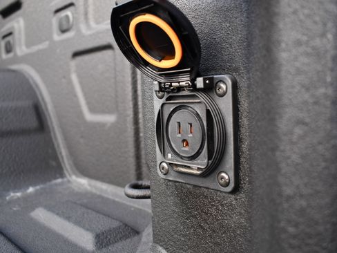 Used 2022 GMC Sierra 1500 SLT w/ SLT Premium Plus Package image 9